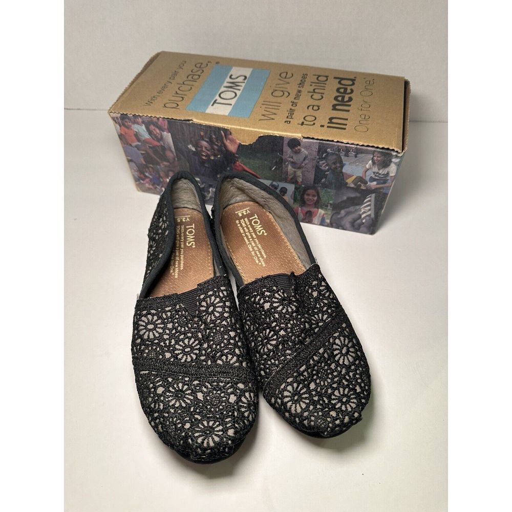 Tom's‎ Kids Classics Crochet Casual Shoe, Black, 5.5